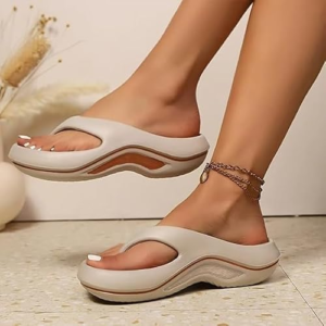 Chanclas de plataforma para mujer, sandalias tanga con soporte de arco y amortiguación, zapatillas con suela gruesa y almohadilla, zapatos de playa de verano antideslizantes, Marrón, 37.5 EU