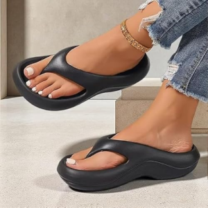 Chanclas de plataforma para mujer, sandalias tanga con soporte de arco y amortiguación, zapatillas con suela gruesa y almohadilla, zapatos de playa de verano antideslizantes, Negro puro, 38.5 EU